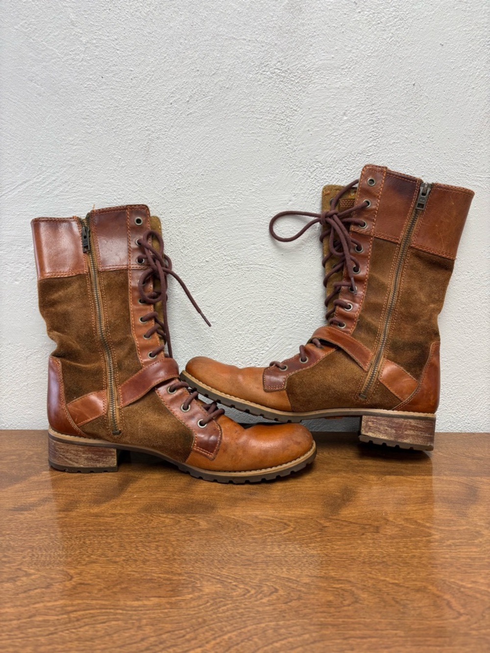 Timberland size 10 leather and suede tan lace up boots - Picture 9 of 12